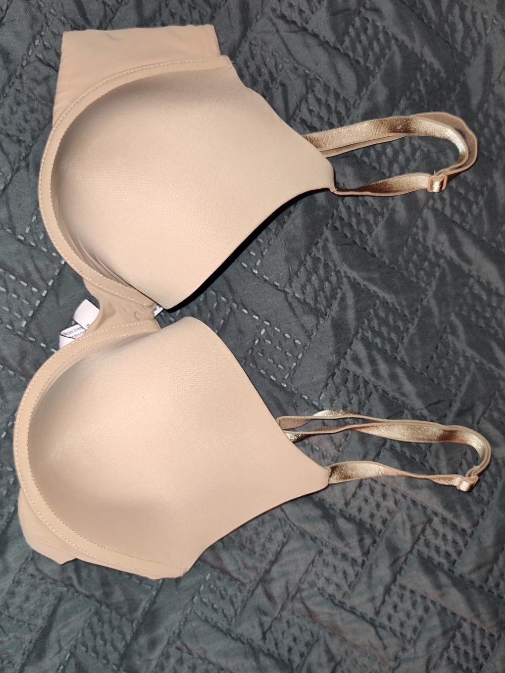 Victoria Secret 32D Everyday T-Shirt Bra in Nude